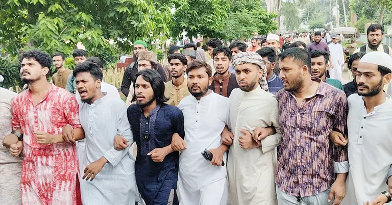 রাবি শিক্ষার্থীদের বিক্ষোভ মিছিল